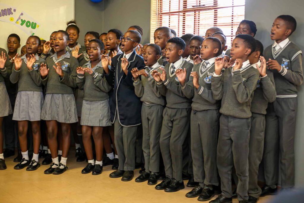 A handover ceremony was held at Blackhill Schoongezicht Primary School to mark the donation of six prefabricated classrooms by the Anglo Inyosi Coal Community Trust.